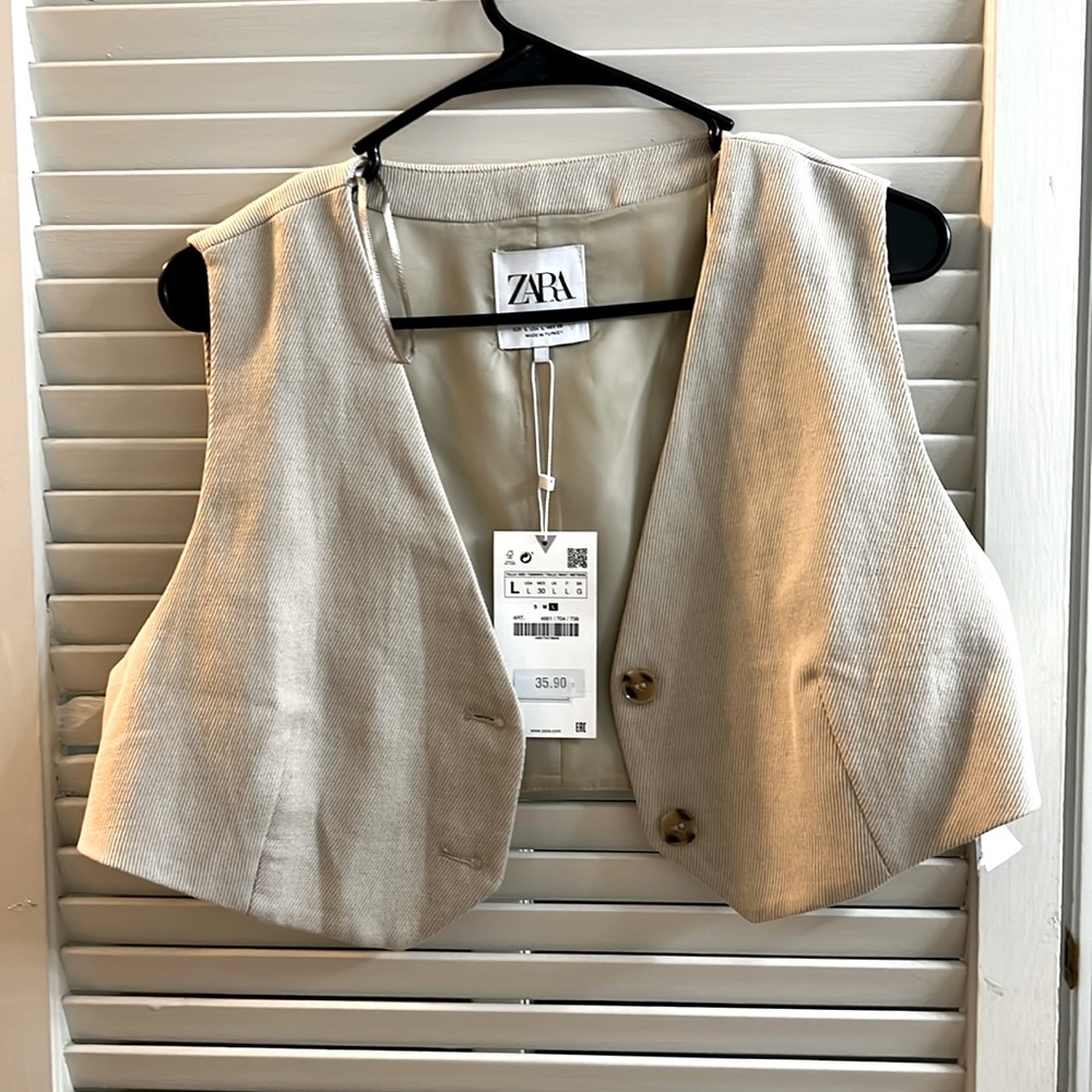 Brand new Zara cropped vest with the tags size large